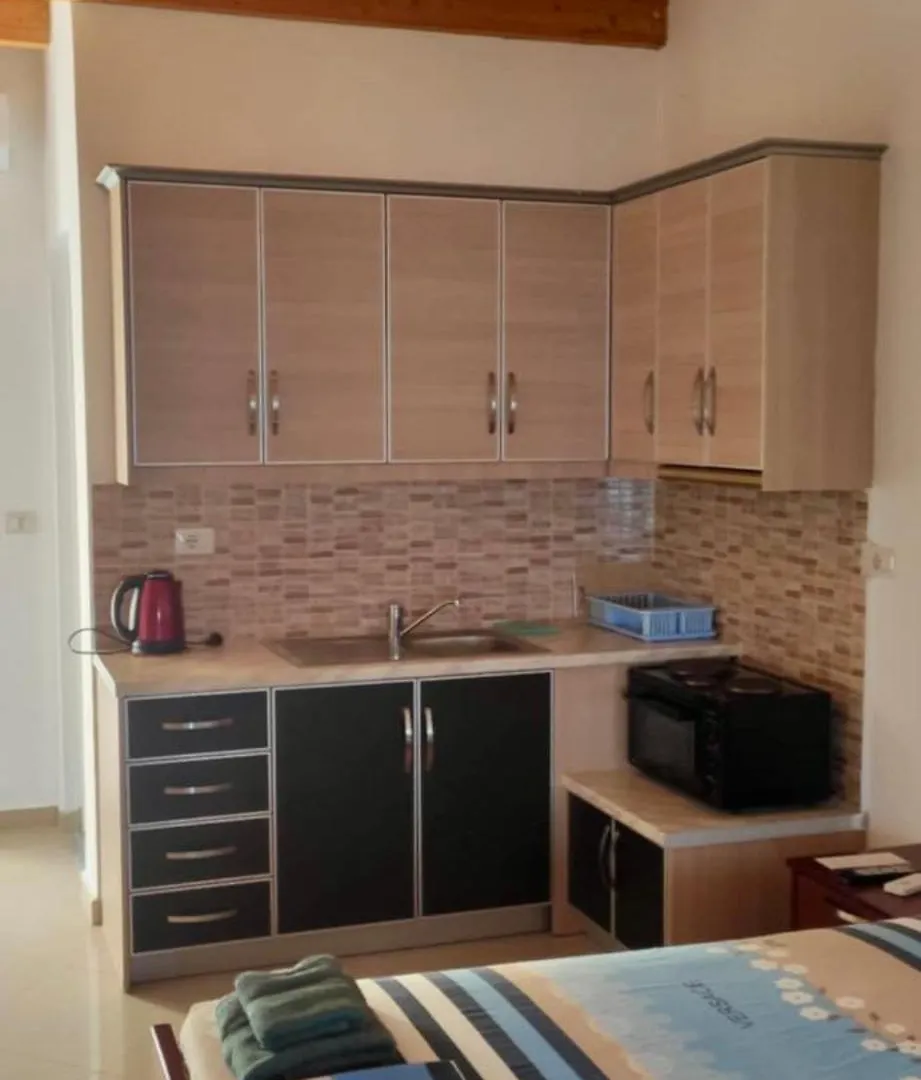 Vasil Rooms Lukovë 0*,
